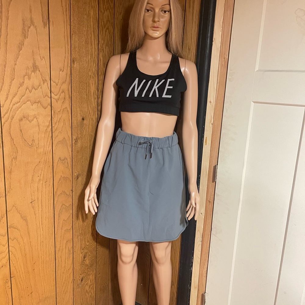 Lululemon" On The Fly Skirt 21* -Gray -Size (6) Good Condition ... - Picture 10 of 14